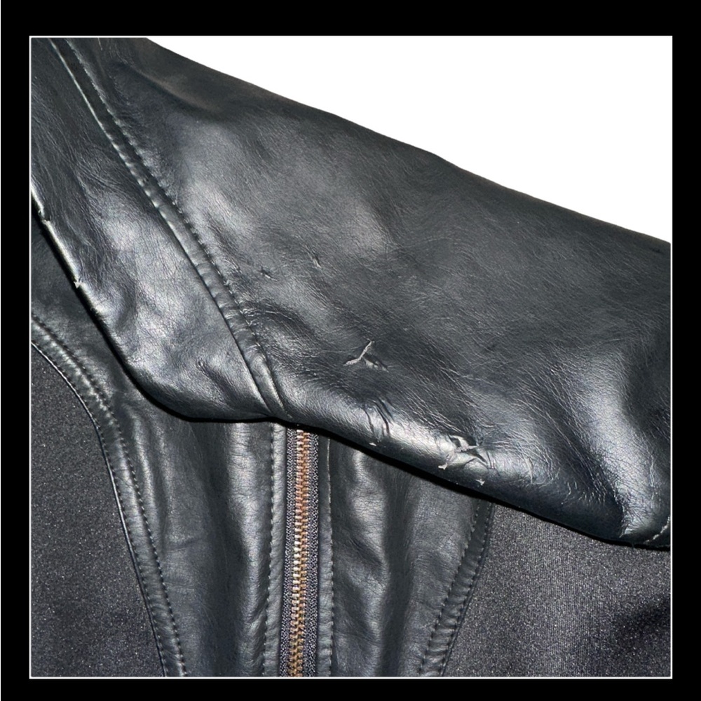 Marvel Women's Black Leather Jacket size medium - Picture 6 of 12